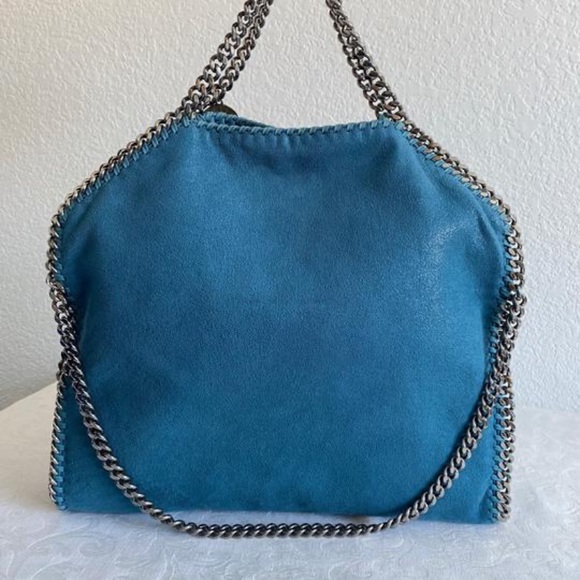 STELLA MCCARTNEY blue
Falabella Tote. Large - Picture 2 of 12